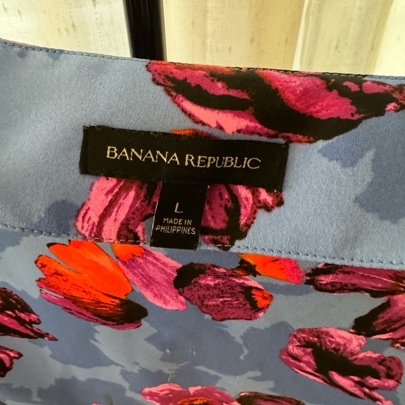 Banana Republic Floral Blue and Pink Women's Top - Picture 3 of 3